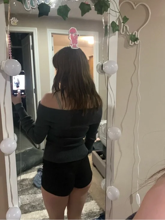 clothes - Picture 12 of 15